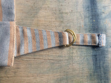 Load image into Gallery viewer, A close up of the brass clasps, which are thin and D-shaped.